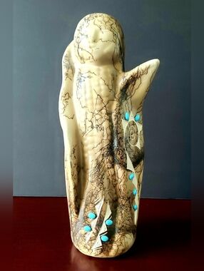 Navajo Horse Hair Pottery,Corn Maiden, Inlaid Turquise Accents, Signed Excellent